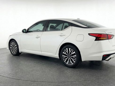 Used 2025 Nissan Altima 2.5 SV image 6