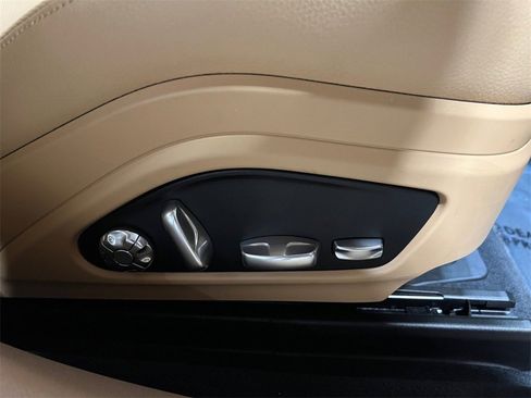 Used 2020 Porsche Panamera 4S image 16
