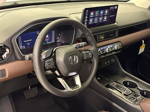 New 2026 Honda Pilot Touring image 21