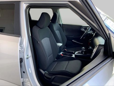 Used 2020 Kia Soul S FWD image 9