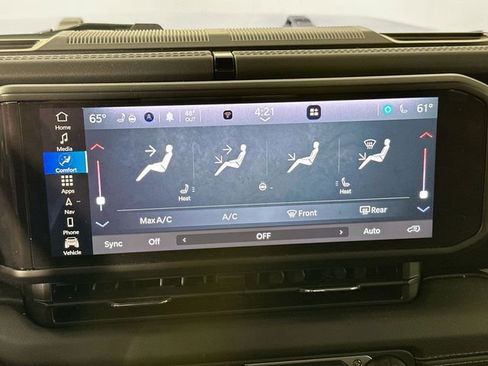 Used 2024 Jeep Wrangler Unlimited Sahara w/ Technology Group image 14