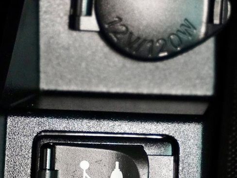 Used 2016 Toyota Camry LE image 38