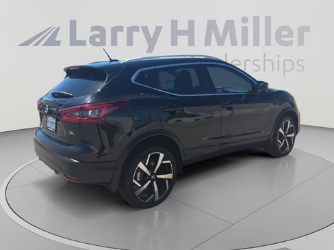 Used 2021 Nissan Rogue Sport SL w/ Premium Package FWD image 5