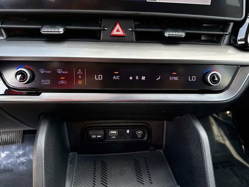 Used 2023 Kia Sportage EX image 28