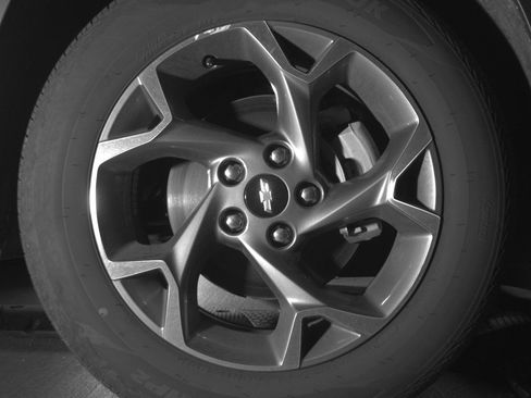 Used 2025 Chevrolet Trax LT w/ LT Convenience Package FWD image 13