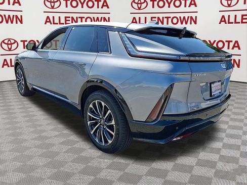 Used 2025 Cadillac Lyriq Sport w/ LPO, Floor Liner Package AWD/4WD image 5