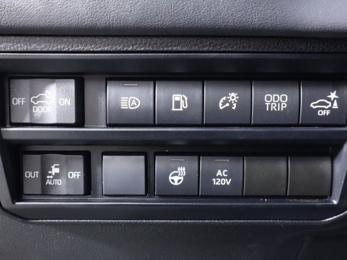 Used 2023 Toyota Tundra Platinum image 10