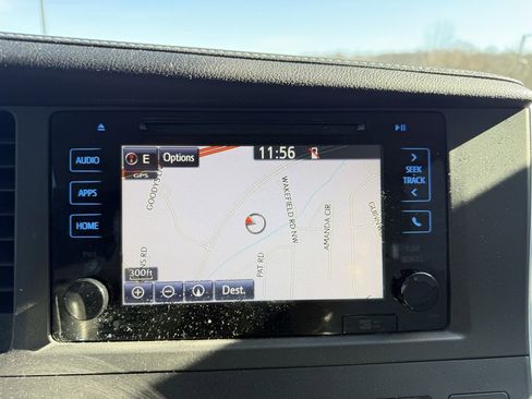 Used 2015 Toyota Sienna XLE image 22