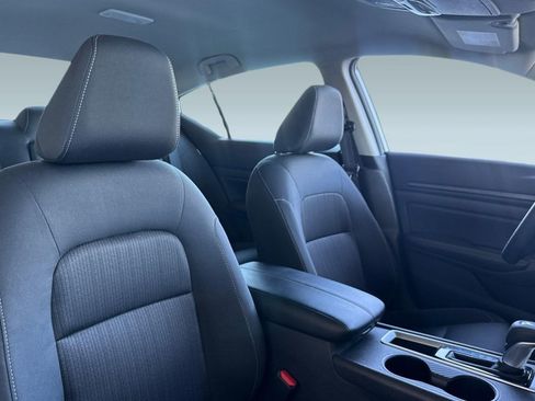 Used 2025 Nissan Altima 2.5 SV image 30