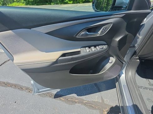 Certified 2024 Buick Envista Avenir FWD image 14