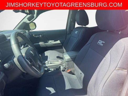 Used 2022 Toyota Tacoma TRD Sport image 12