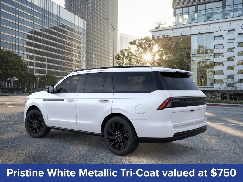 New 2025 Lincoln Navigator Reserve w/ Jet Appearance Package AWD/4WD image 5