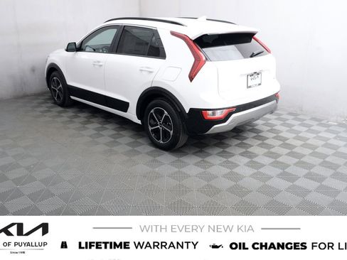 New 2026 Kia Niro FWD image 7