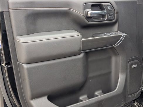 Used 2022 GMC Sierra 2500 AT4 w/ AT4 Preferred Package image 14