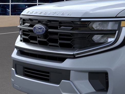 New 2025 Ford Expedition Platinum w/ Driver's Package image 17