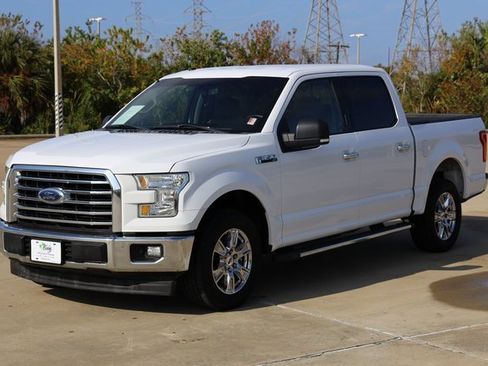 Used 2017 Ford F150 XLT w/ Equipment Group 302A Luxury image 3