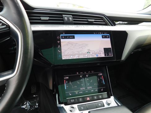 Used 2021 Audi e-tron Premium w/ Convenience Plus Package AWD/4WD image 23