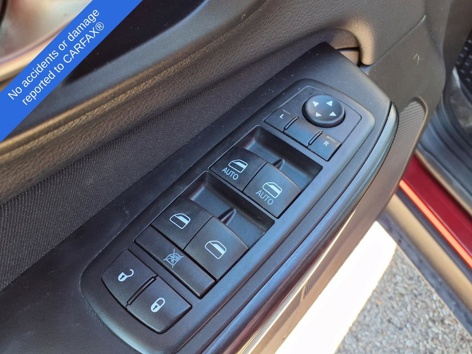 Used 2015 Jeep Cherokee Latitude w/ Cold Weather Group AWD/4WD image 15