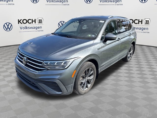 Used 2023 Volkswagen Tiguan SE FWD image 3