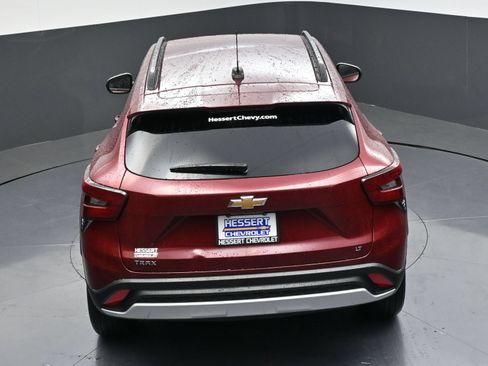 Used 2024 Chevrolet Trax LT FWD image 39