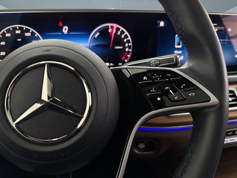 Used 2025 Mercedes-Benz GLE 450e 4MATIC w/ Winter Package image 27