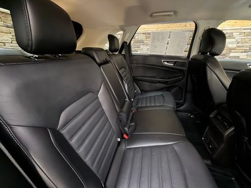 Used 2017 Ford Edge SEL w/ Equipment Group 201A AWD/4WD image 36