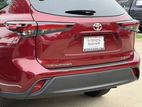 New 2026 Toyota Highlander XLE AWD/4WD image 6