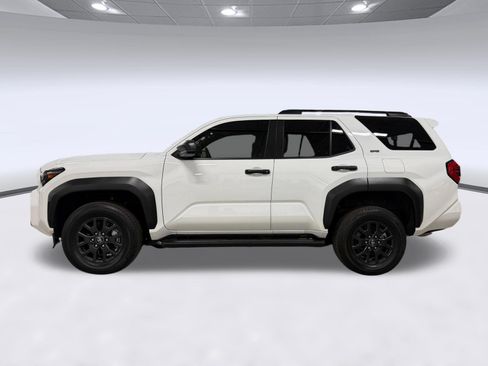 Used 2025 Toyota 4Runner SR5 AWD/4WD image 2