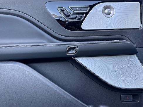 New 2025 Lincoln Aviator Reserve w/ Luxury Package image 10