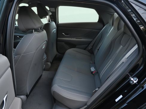 New 2025 Hyundai Elantra SEL FWD image 11