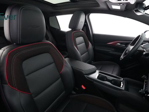 Used 2025 Chevrolet Equinox EV RS w/ LPO, All-Weather Mat Package FWD image 23