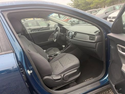 Used 2019 Kia Niro LX FWD image 12
