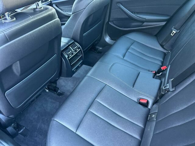 Used 2019 BMW 530e w/ Convenience Package RWD image 14