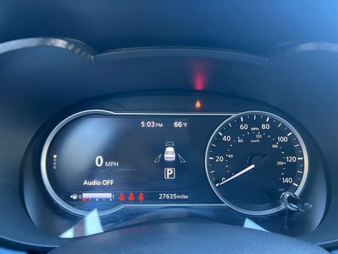 Used 2025 Nissan Versa SV FWD image 38