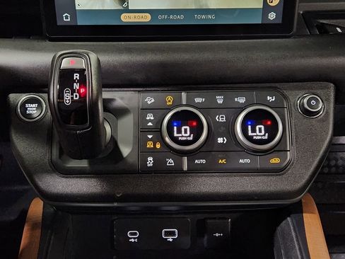 Used 2021 Land Rover Defender 110 X AWD/4WD image 28