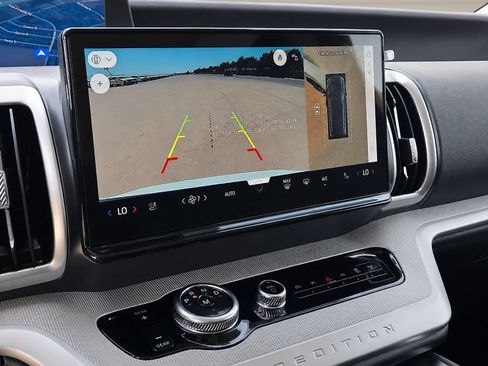 New 2027 Ford Expedition Max Active RWD image 18