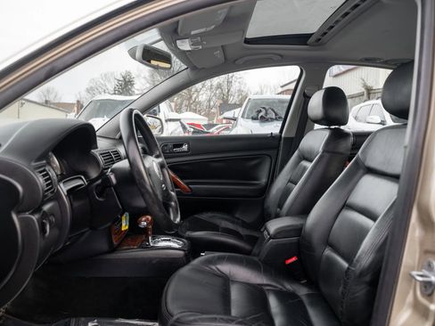 Used 2001 Volkswagen Passat GLX image 7