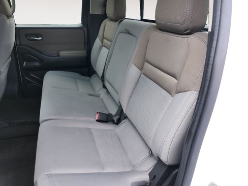 Used 2022 Nissan Frontier SV AWD/4WD image 13