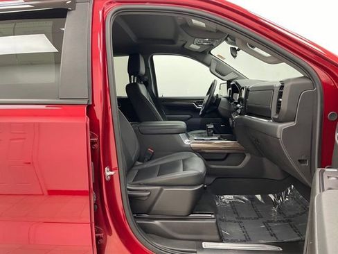 Used 2024 Chevrolet Silverado 1500 LT Trail Boss w/ Convenience Package II image 16