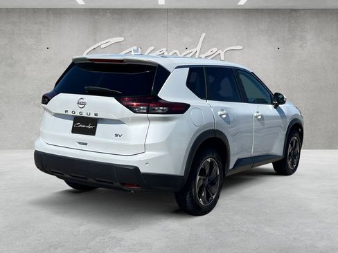 Certified 2024 Nissan Rogue SV FWD image 16