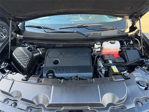 Used 2021 Chevrolet Traverse Premier w/ Redline Edition image 47