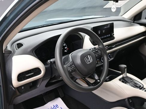Used 2023 Honda HR-V LX image 14