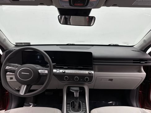 Used 2024 Hyundai Kona SE image 14