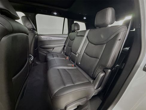 Used 2023 Cadillac XT6 Luxury image 26