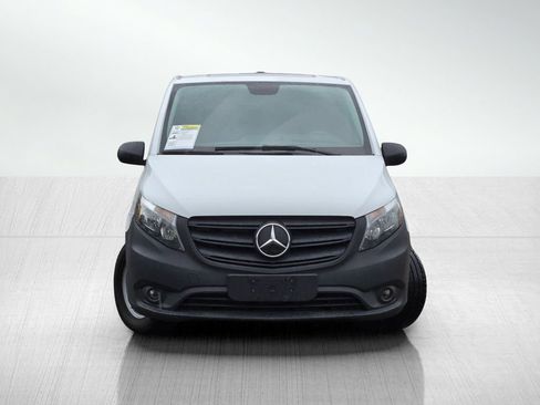 Used 2023 Mercedes-Benz Metris image 3