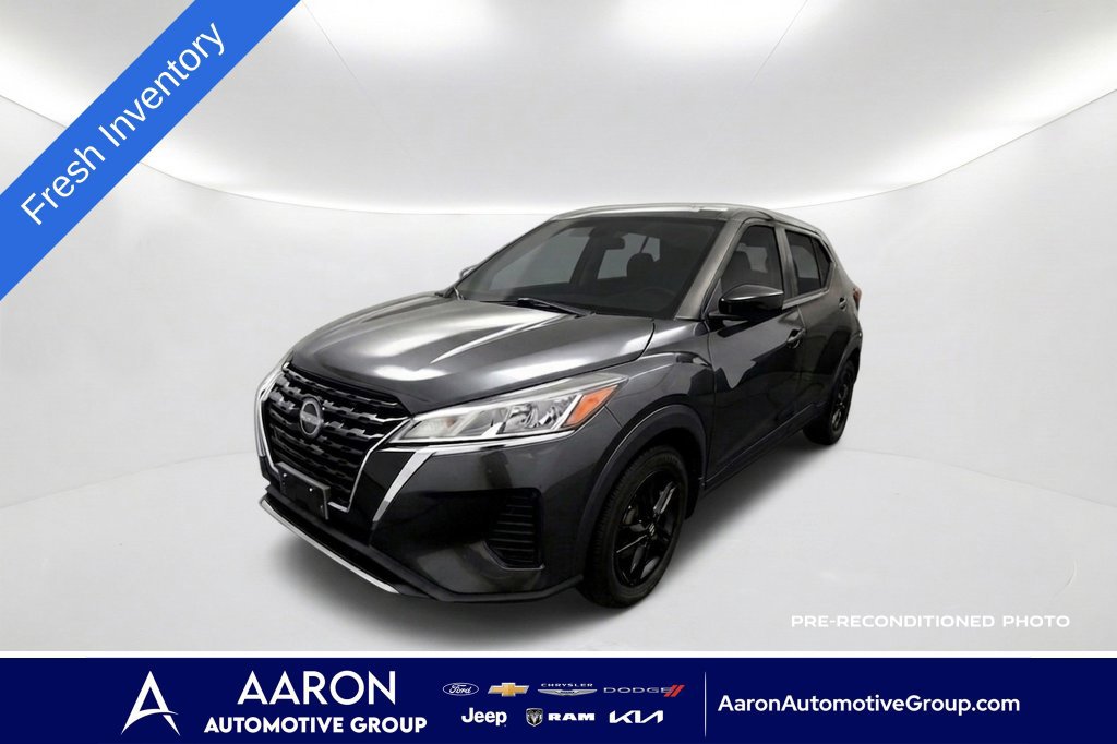 Used 2022 Nissan Kicks S FWD image 1