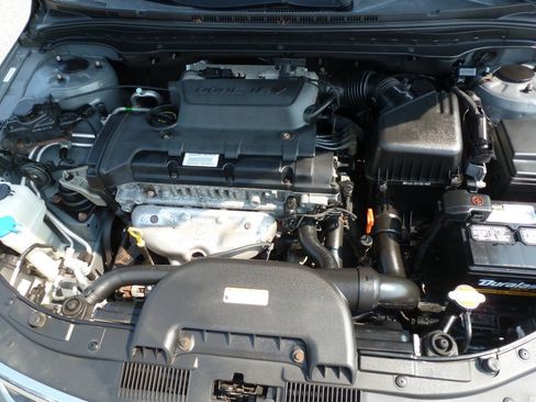 Used 2010 Hyundai Elantra SE FWD image 29
