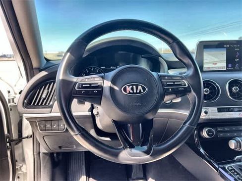 Used 2019 Kia Stinger Premium image 17