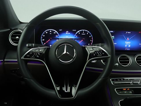 Used 2022 Mercedes-Benz E 350 Sedan image 8