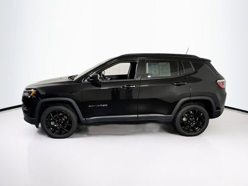 Used 2022 Jeep Compass Latitude w/ Convenience Group AWD/4WD image 8